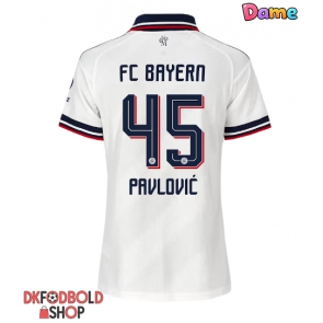 Bayern Munich Aleksandar Pavlovic #45 Udebanetrøje Dame 2026-27 Kort ærmer Bayern Munich Aleksandar Pavlovic #45 Udebanetrøje Dame 2026-27 Kort ærmer
